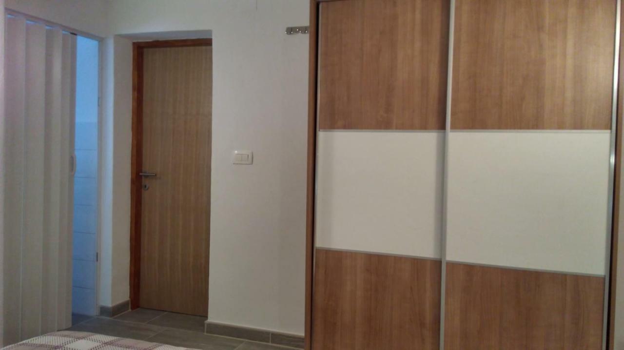 Mali Delfin Daire Sveti Juraj Dış mekan fotoğraf